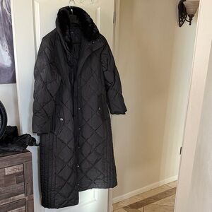 London Fog Black Quilted Long Puffer Coat with Faux Fur Collar includes hood
